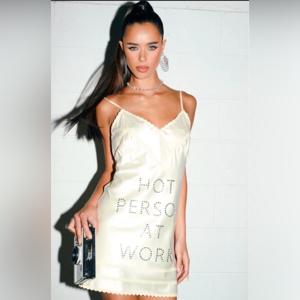Super Cute Akira Busy Working Satin “Hot Person at Work” Mini Dress Large NWT